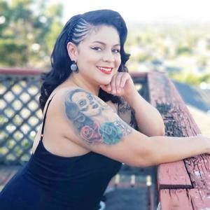 Meet your Posher, Christina